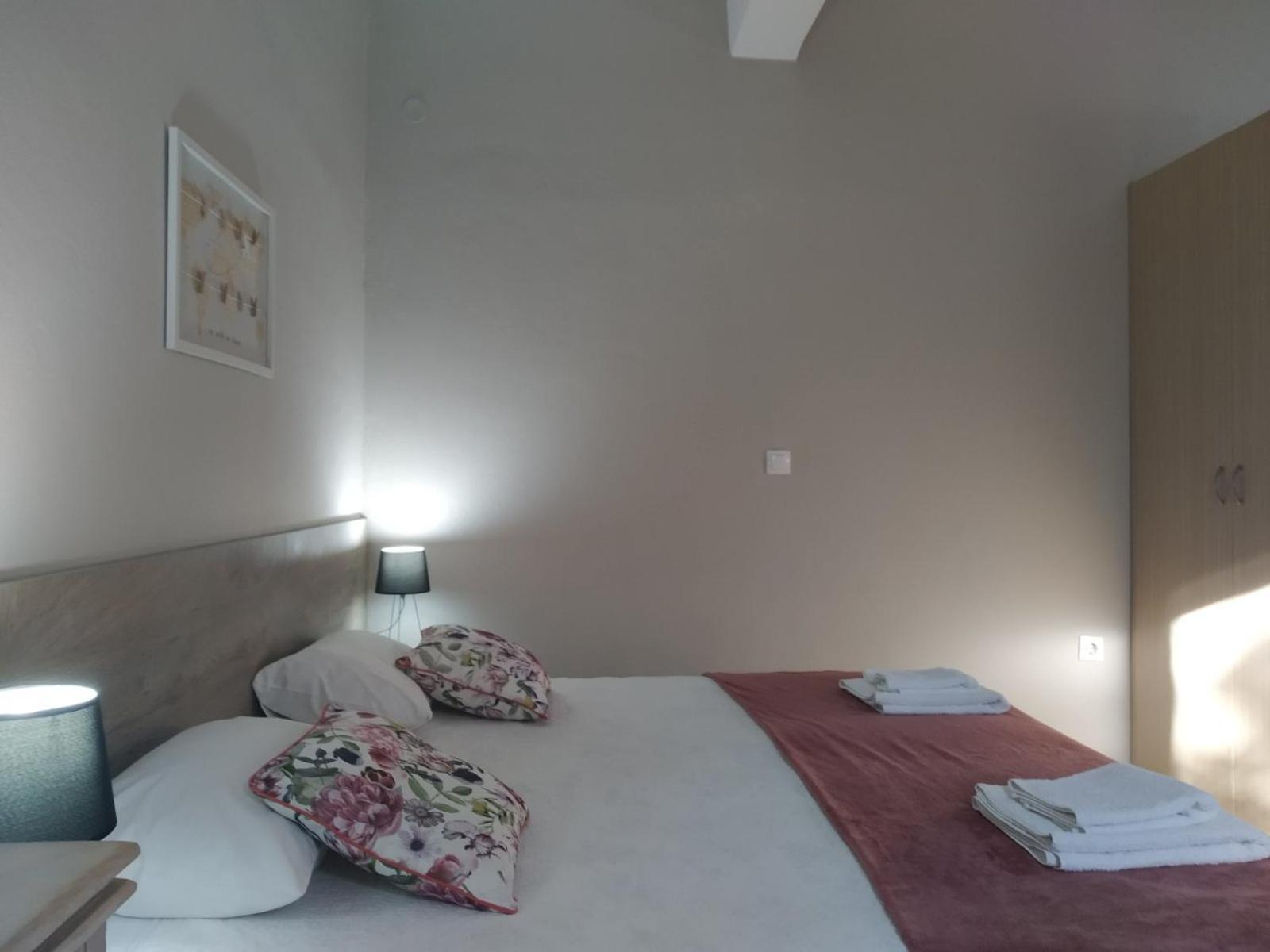 Trousas Apartments Roda  Eksteriør billede