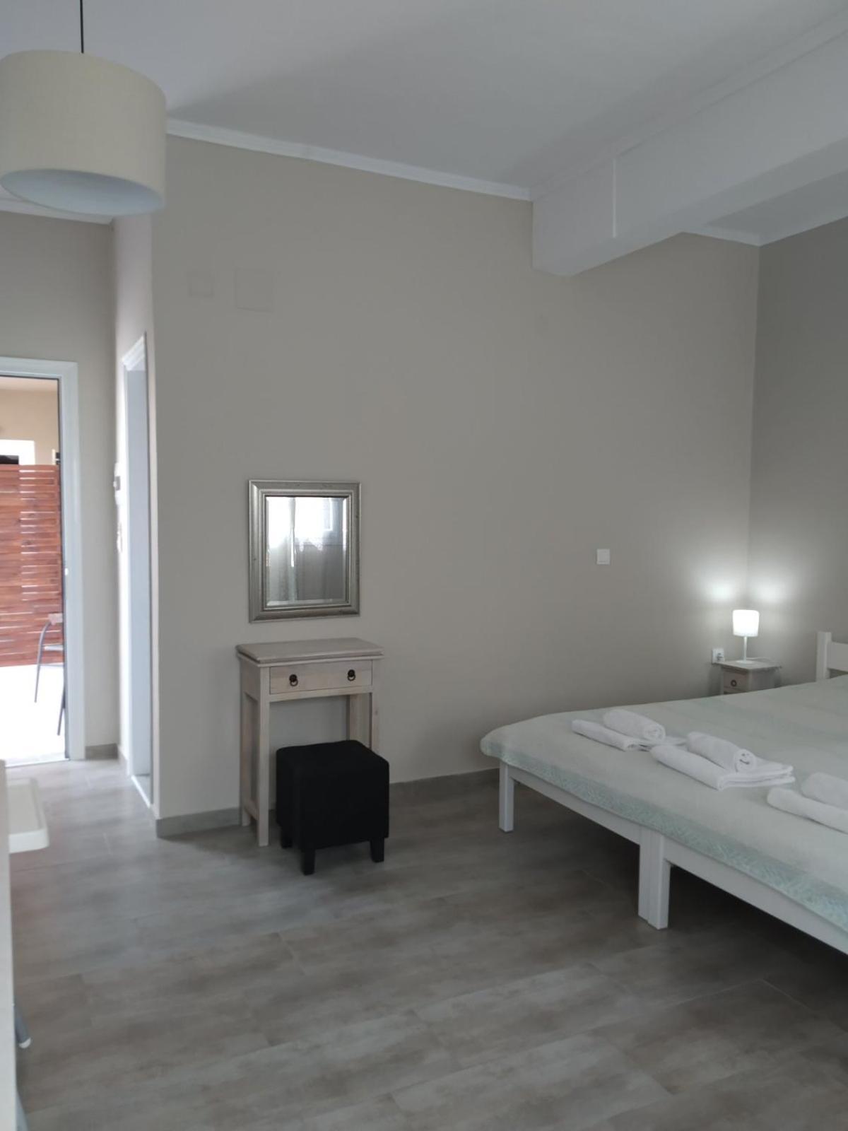 Trousas Apartments Roda  Eksteriør billede
